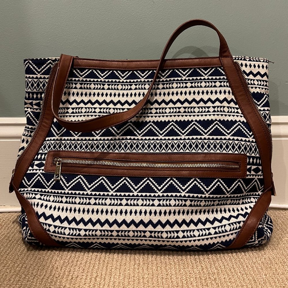 ShoeDazzle Navy Blue and White Print Bag With Brown Vegan Leather Detail
